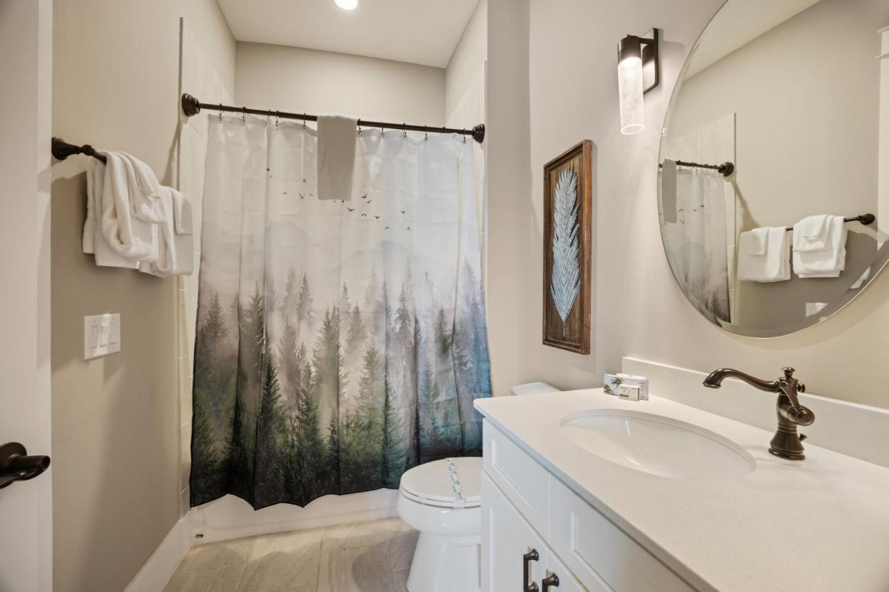 בלו רידג' Beautiful Downtown Condo - Balcony - Amazing City Views - Loaded Kitchen - Stainless Steel Appliances - Board Games & More מראה חיצוני תמונה